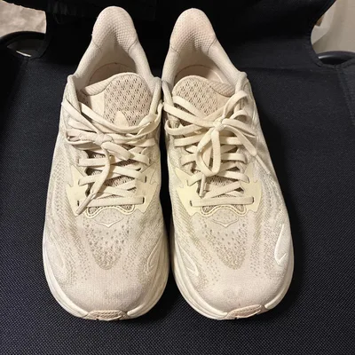 HOKA スニーカー CLIFTON10 オートミルク