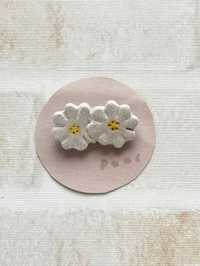 ブローチ no.140 ハンドメイド ✳︎花 オーブン粘土