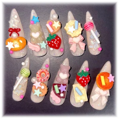 【現品】 ネイルチップ 平成女児 お菓子 ゴテゴテ いちご ハンドメイド