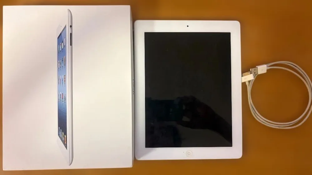 iPad (第3世代) A1416 本体 MD330J/A