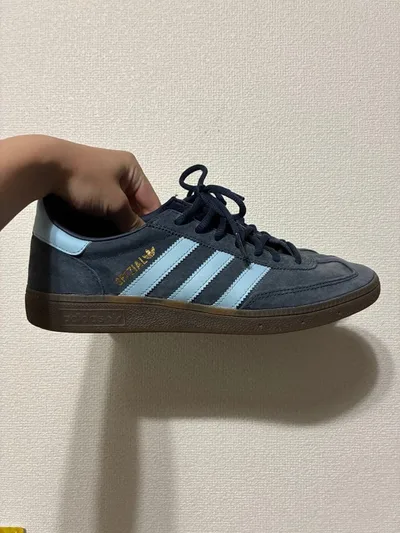 Adidas สเปเชียล 27 ซม