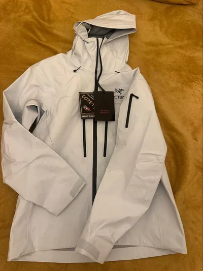 ARC'TERYX Alpha SV Jacket