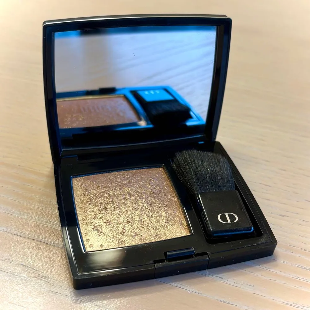 Dior ディオールスキン ルージュ ブラッシュ 001 ミッドナイトウィッシュ