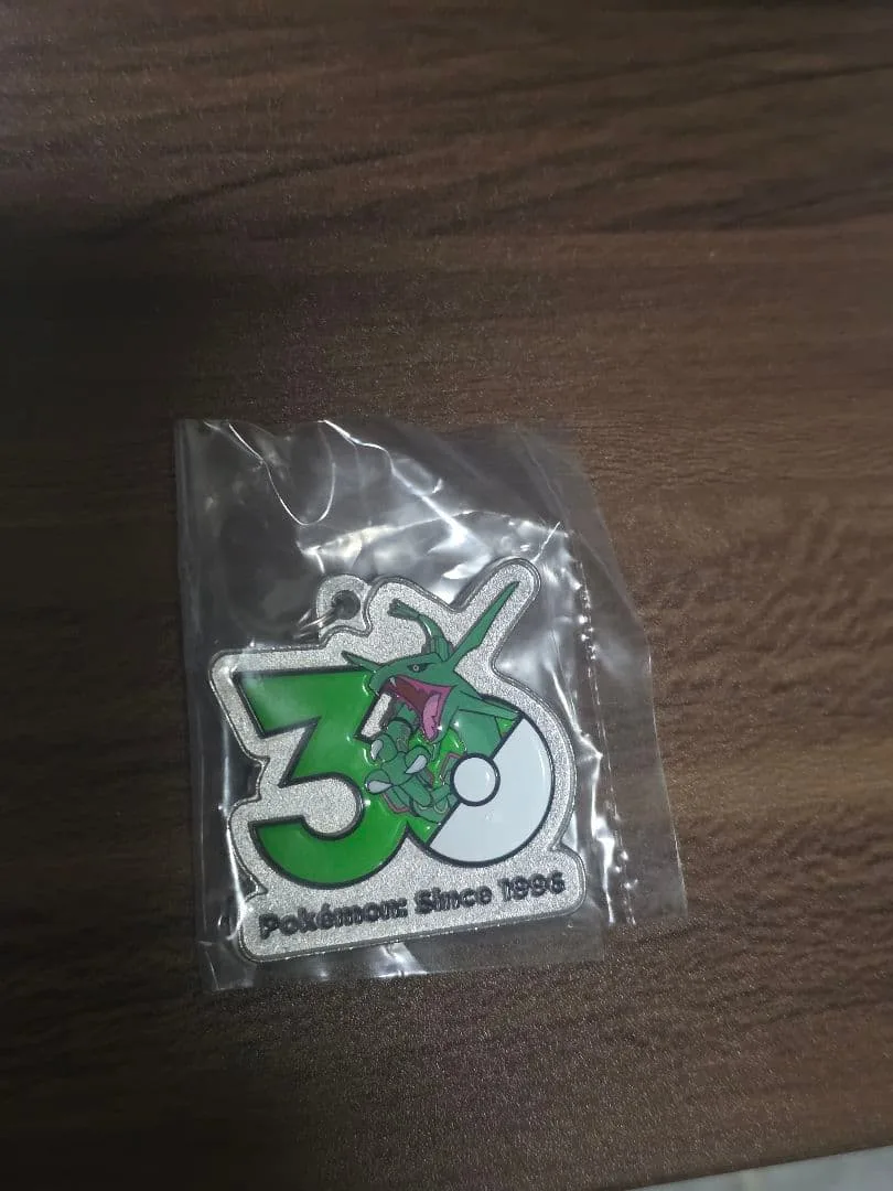 เครื่องรางโลหะครบรอบ 30 ปี Pokemon Rayquaza