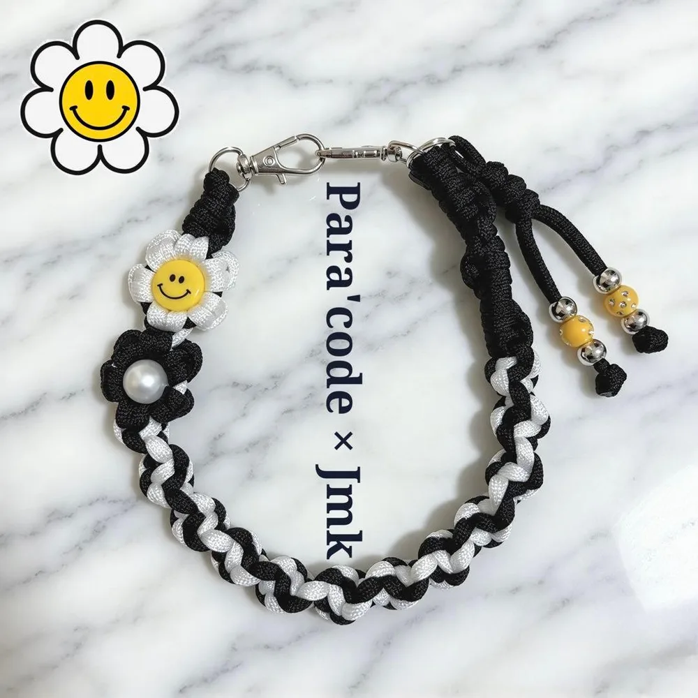 スマホハンドストラップ パラコード ハンドメイド スマイル にこちゃん
