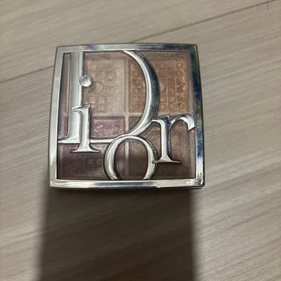 Dior バックステージ グロウ マキシマイザー パレット 001