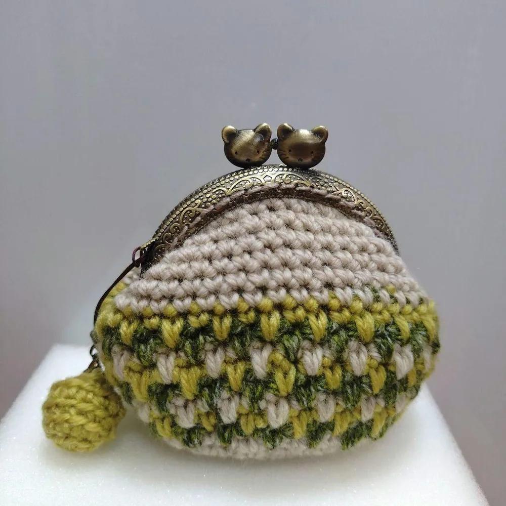 ハンドメイド 猫口金 手編み がま口ミニポーチ