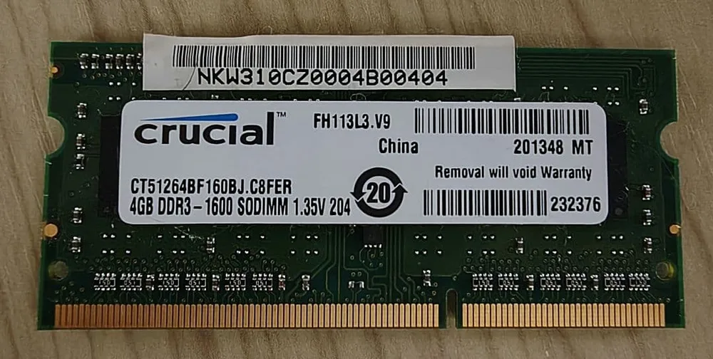 Crucial 4GB DDR3-1600 SODIMM メモリー