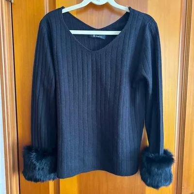 レディース 洋服 トップス 薄手ニット 黒 ブラック ファー付き Vネック 秋冬