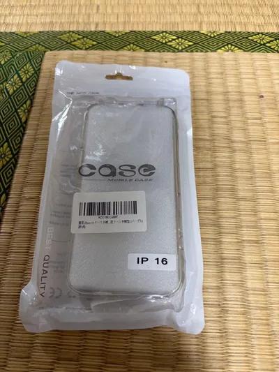 iPhone16用 クリアケース ストラップ対応 美品