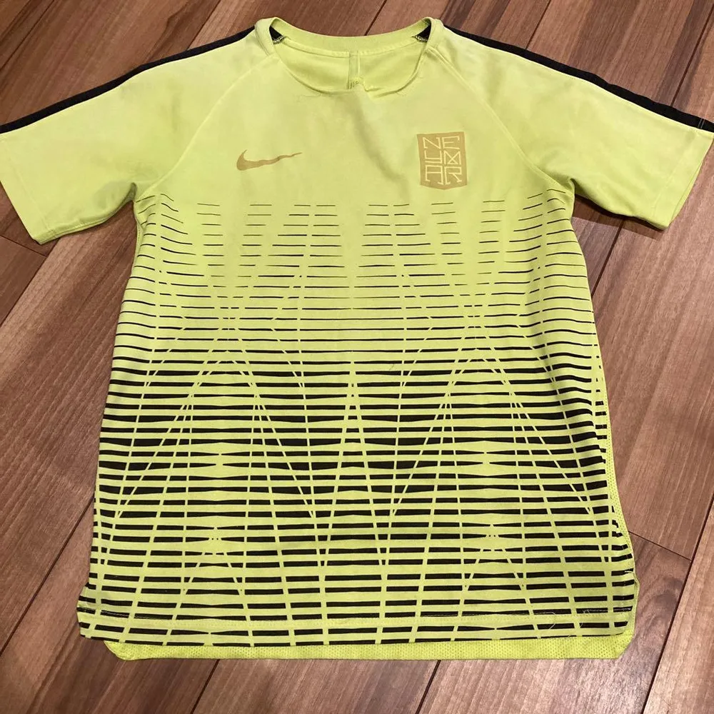 訳ありNIKE ネイマール サッカーウェア プラクティスシャツ 160