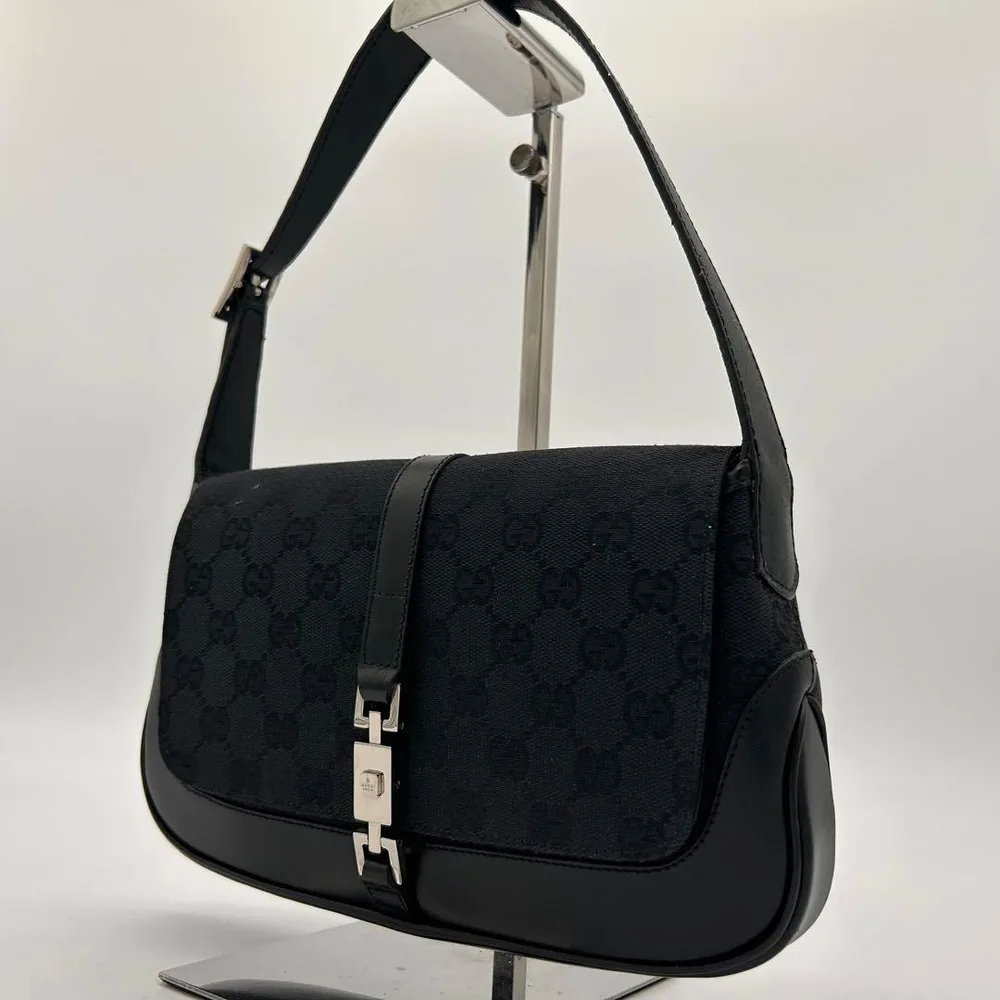 Gucci Canvas One Shoulder Jackie Logo embossed GG Pattern สีดำ สภาพดี