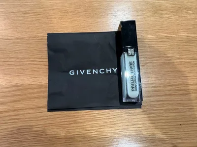 GIVENCHY プリズム・リーブル・スキンケアリング・コンシーラー グリーン
