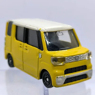 トミカ ダイハツ ウェイク WAKE 黄 イエロー ミニカー
