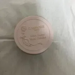 CANMAKE シルキールースモイストパウダー P01