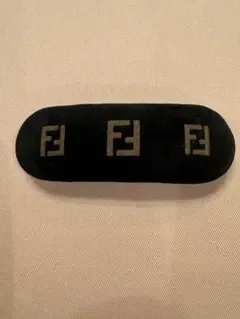 【美品】FENDI ズッカロゴ バレッタ ヘアアクセサリー ブラック 希少品