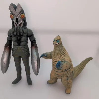 ウルトラマン 怪獣 フィギュア 2体セット