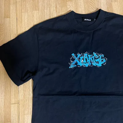 X-LARGE エクストララージ グラフィティ刺繍 Tシャツ 黒T