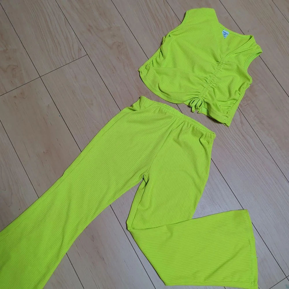 SHEIN キッズ セットアップ ネオンイエロー 7Y