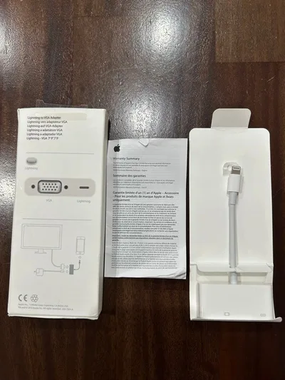 純正Apple Lightning VGA Adapter アップル