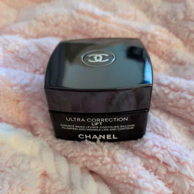 CHANEL ULTRA CORRECTION LIFT リップトリートメント