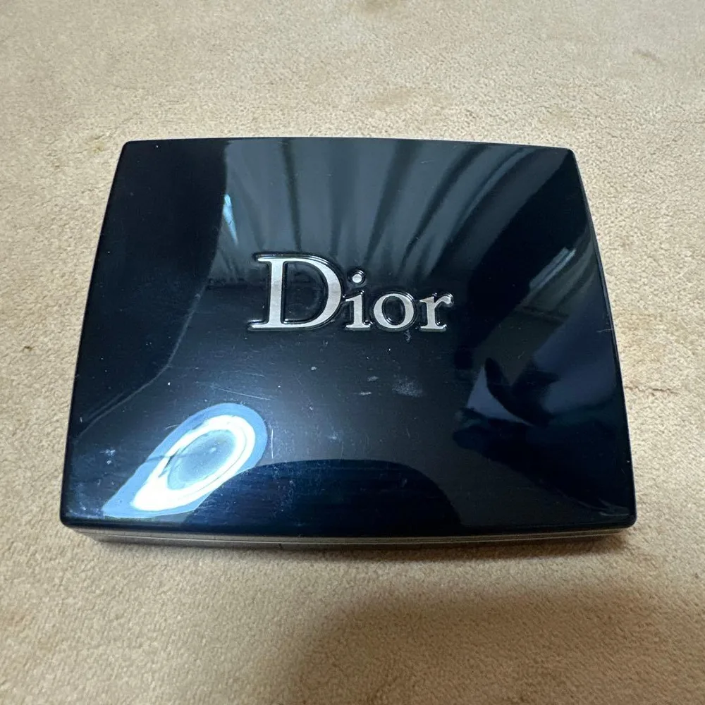 Dior 5 COULEURS 877 SHOCK アイシャドウ