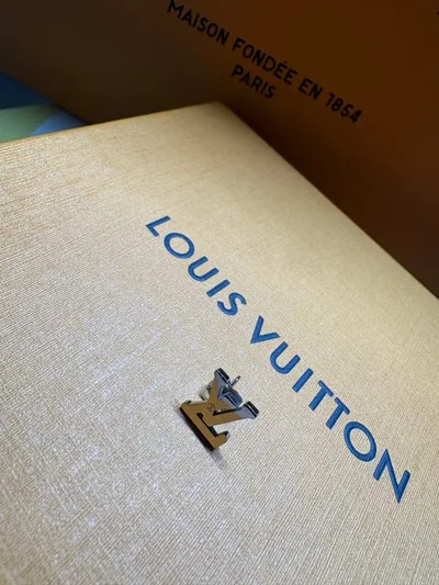 LOUIS VUITTON(ルイ・ヴィトン)ピアス