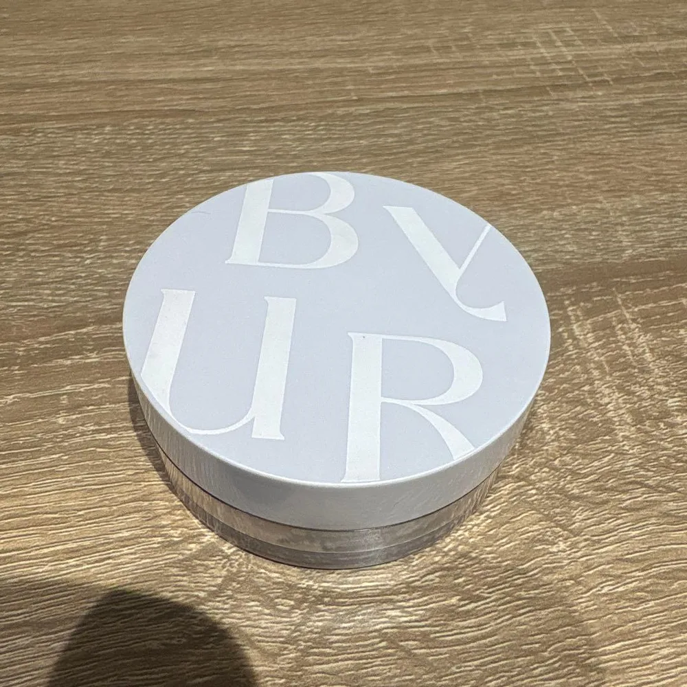 BYUR セラムフィット モイストフェイスパウダー 02 パール