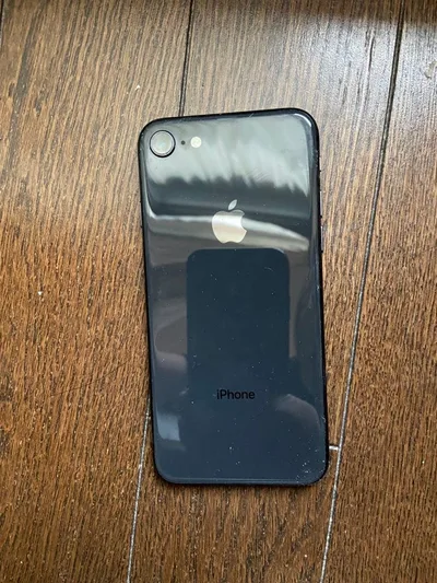 Apple iPhone 8 本体
