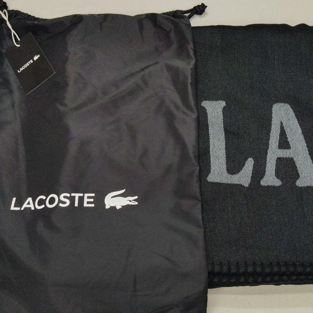 LACOSTE ブランケット