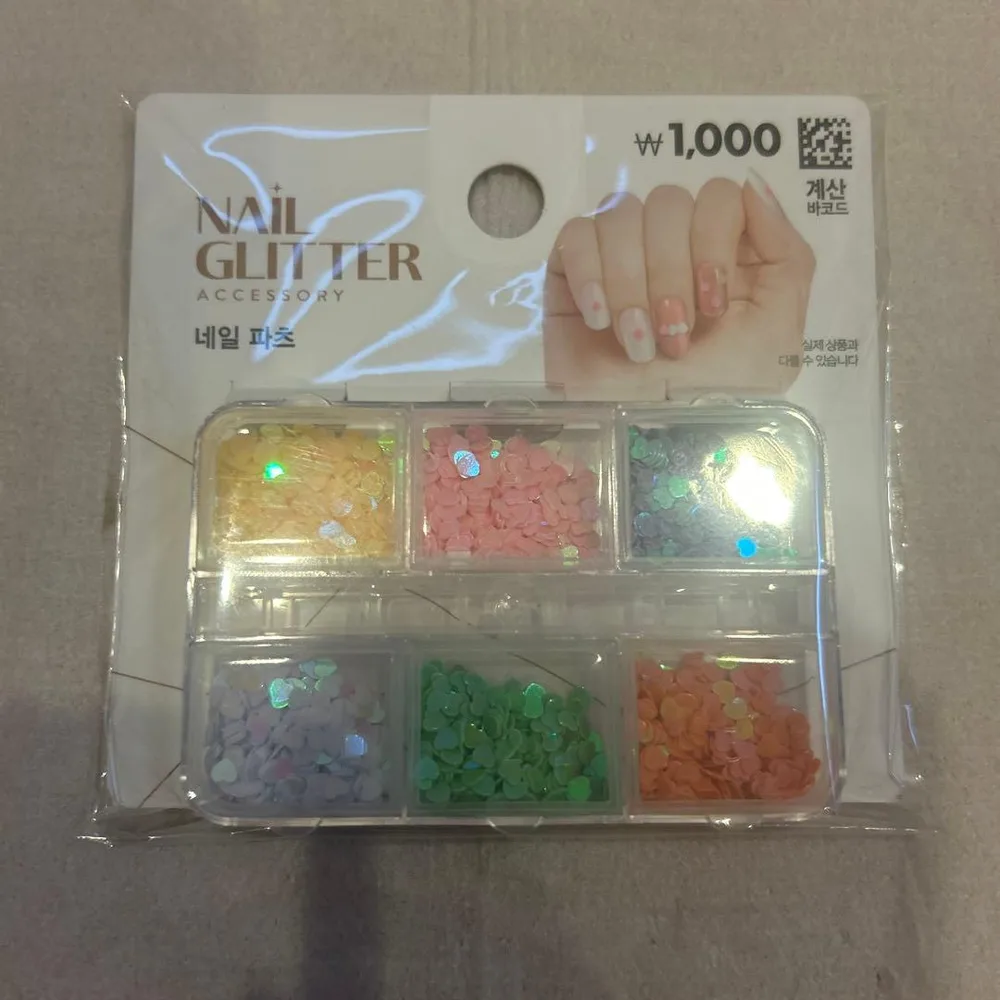 韓国DAISO ネイルパーツ ミニハート 6色セット ホログラム