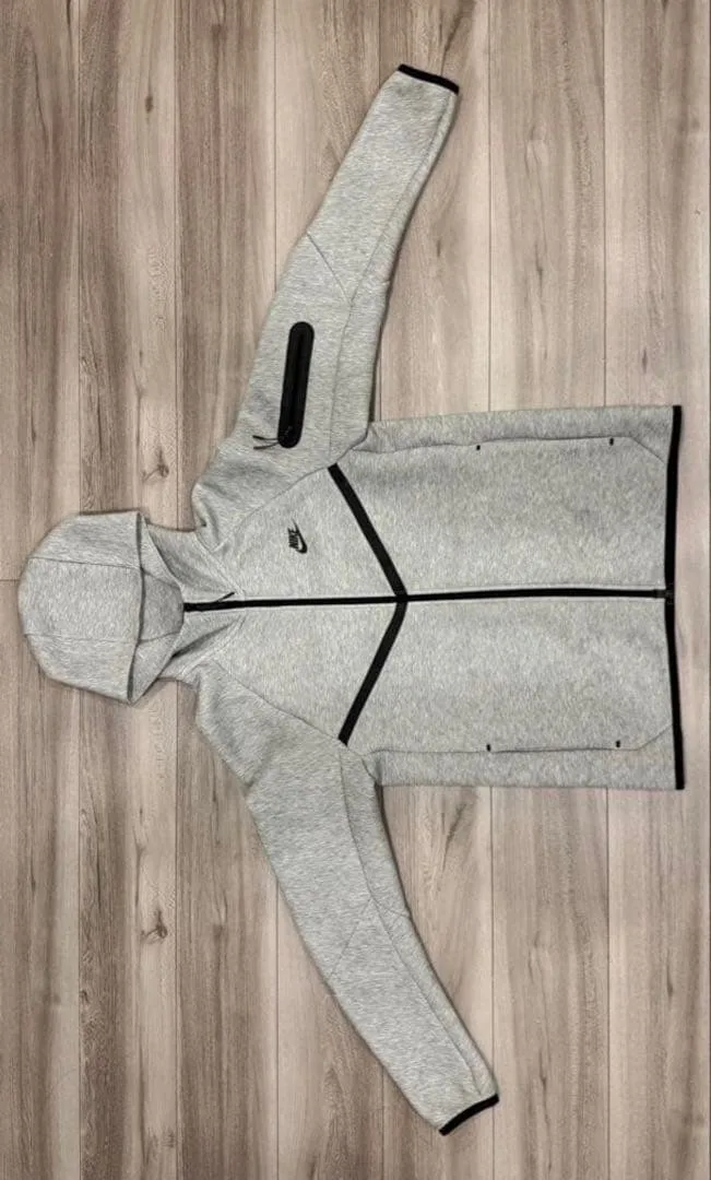 NIKE テックフリース