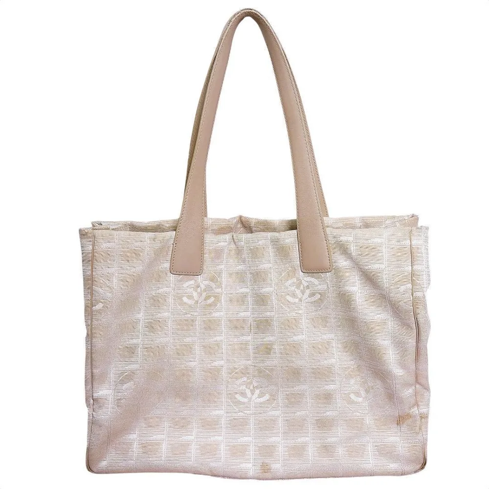 【CHANEL(シャネル) ニュートラベルライン MM トートバッグ ベージュ】