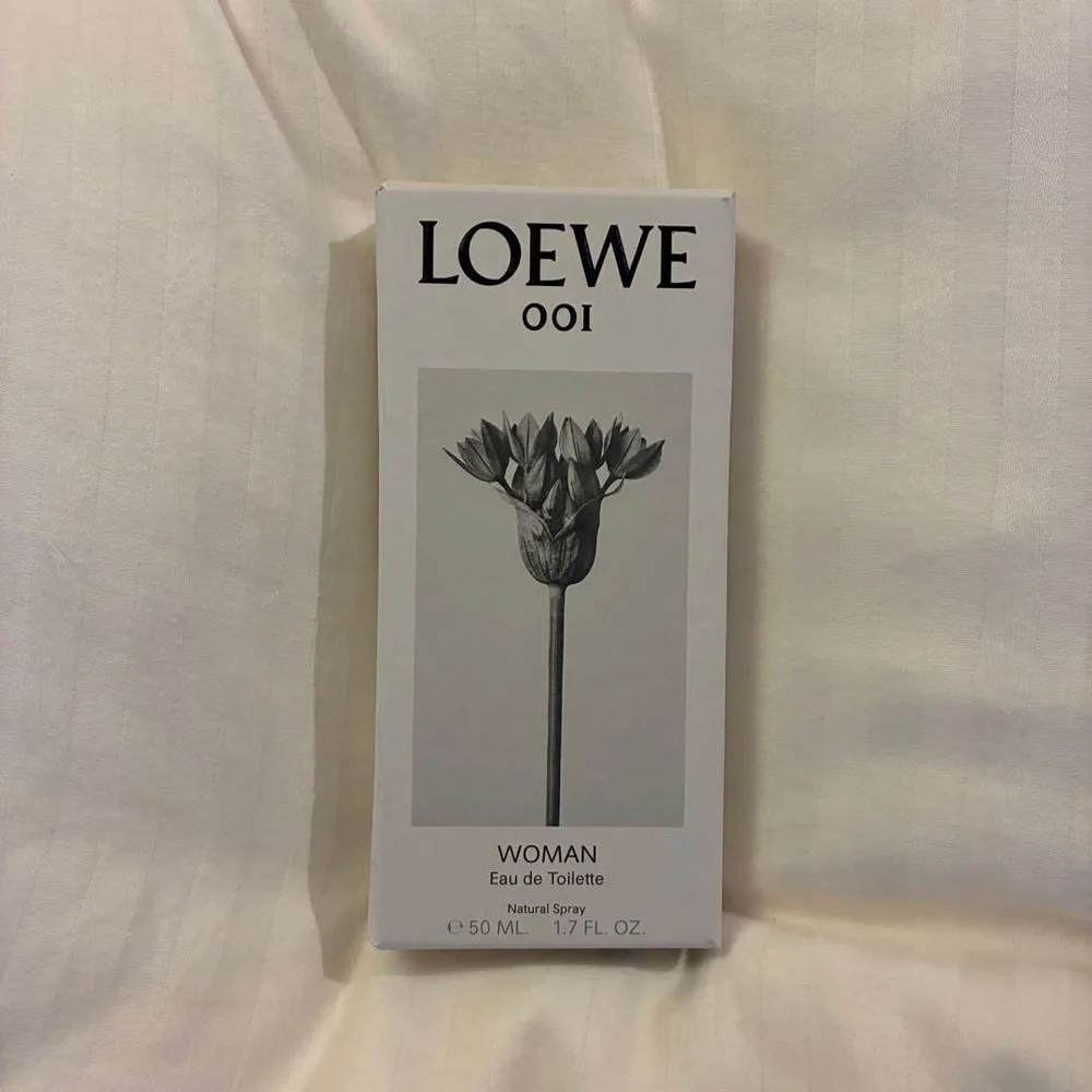 LOEWE 001 WOMAN オードゥトワレ 50ml