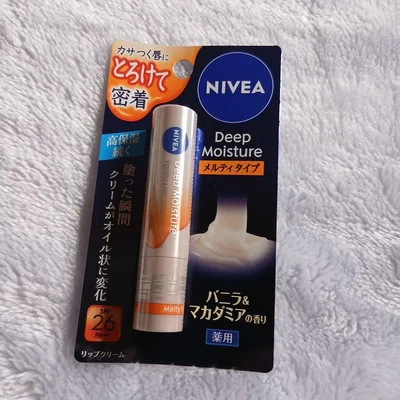 NIVEA Deep Moisture リップクリーム バニラ&マカダミアの香り