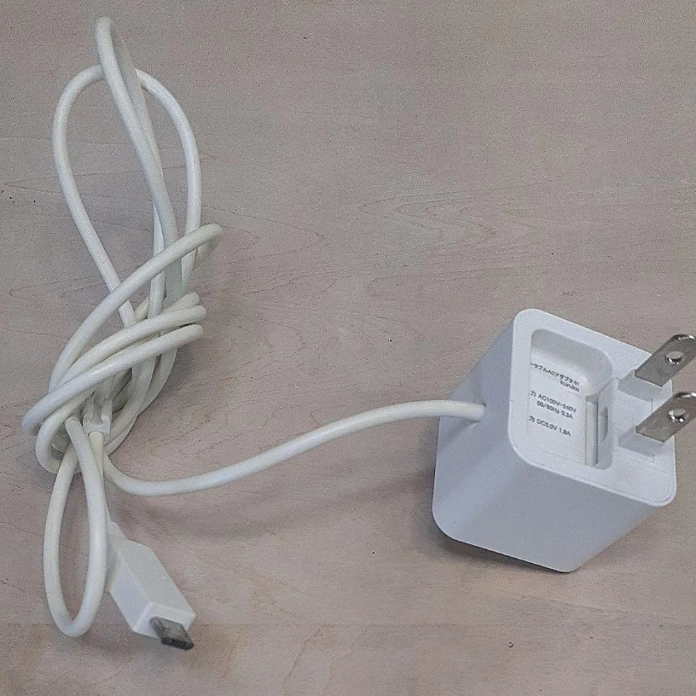 ポータブルACアダプタ 01 充電ケーブル一体型