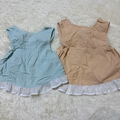 水色・ベージュ フリル付きトップス 二枚セット