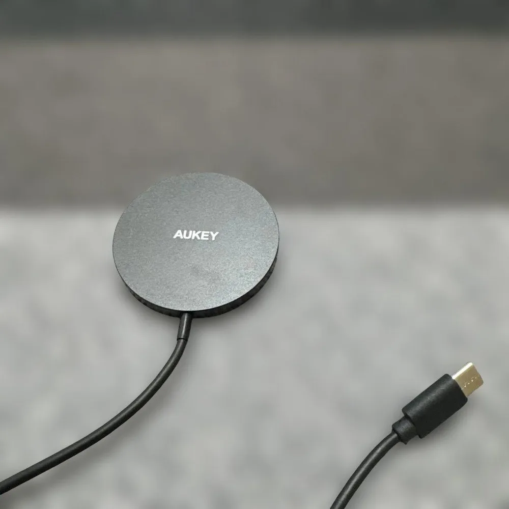 MagSafe対応 ワイヤレス充電器 AUKEY