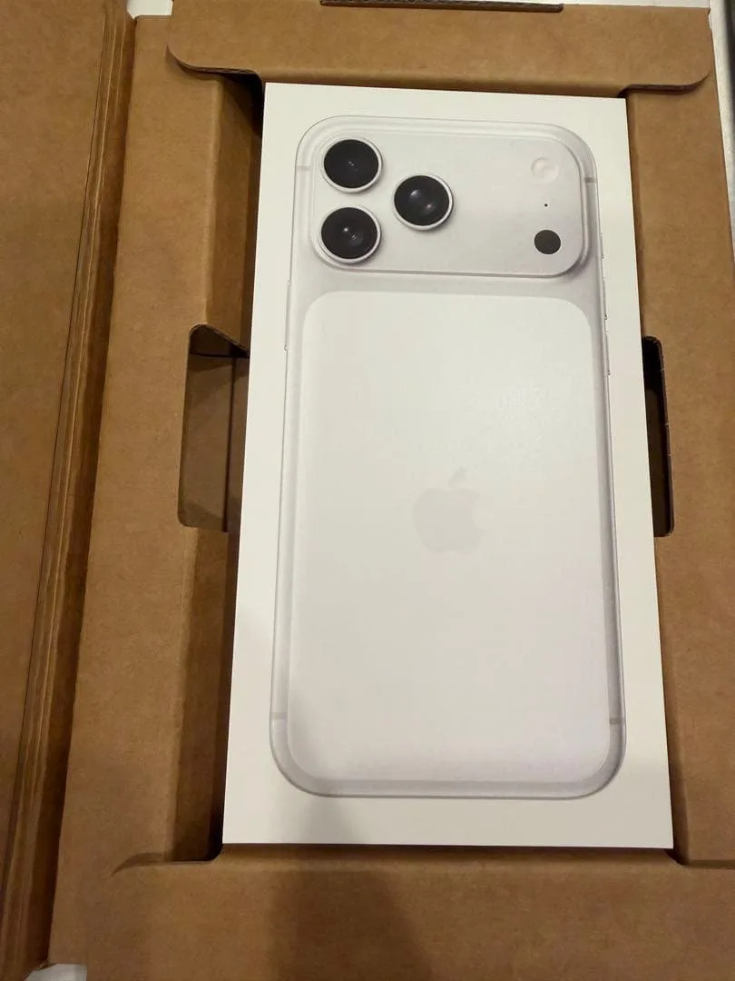 【新品未開封】iPhone17 ProMax 512GB シルバー SIMフリー