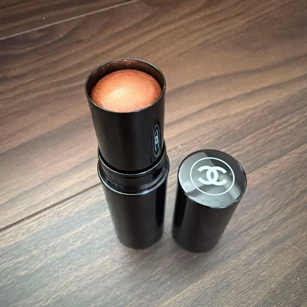 CHANEL シャネル ボーム エサンシエル限定品 ソーラーグロウ