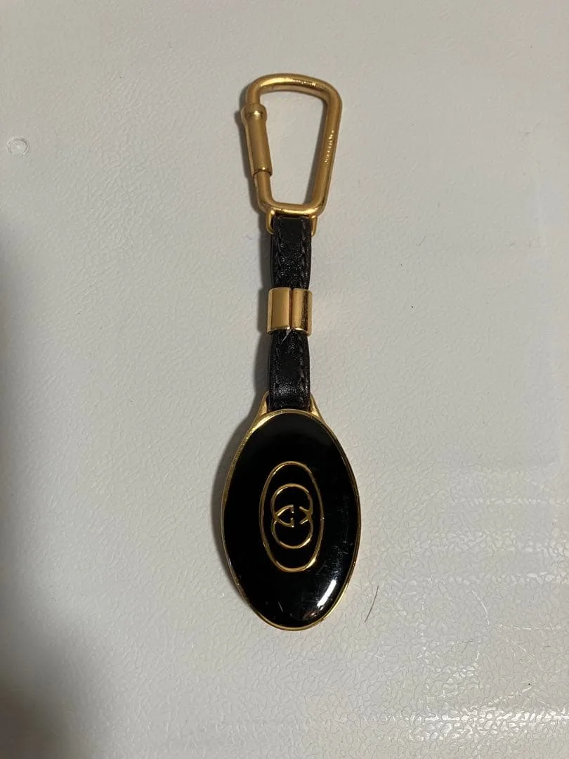 GUCCI キーホルダー ブラック ゴールド