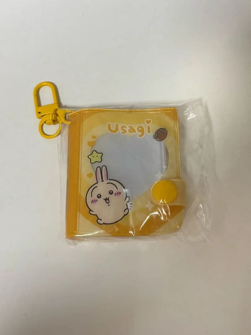 ちいかわ ミニコレクトブックキーホルダー②【うさぎ】 ※おまけ付き