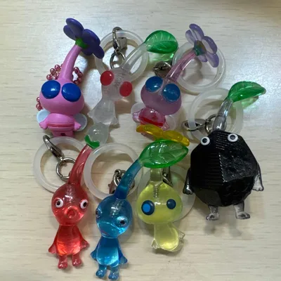 ピクミン めじるしアクセサリー6個とキーホルダー1個
