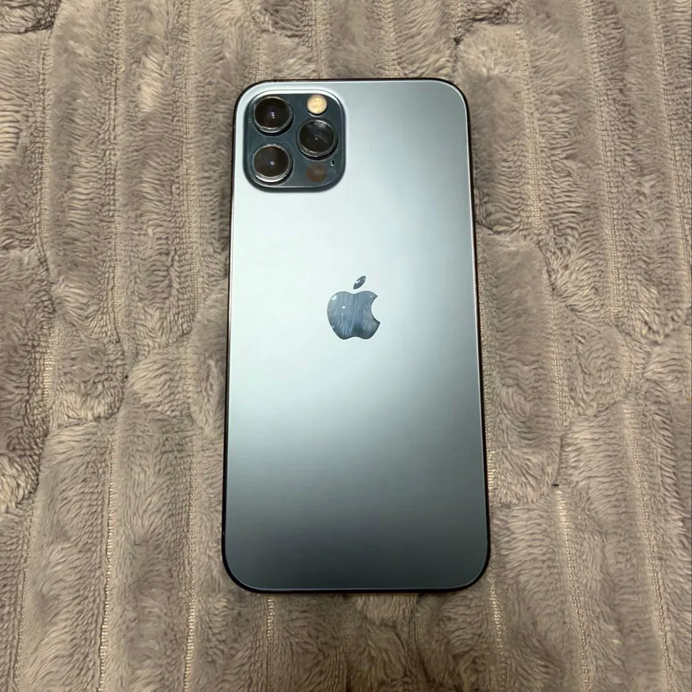Apple iPhone 12 Pro 本体