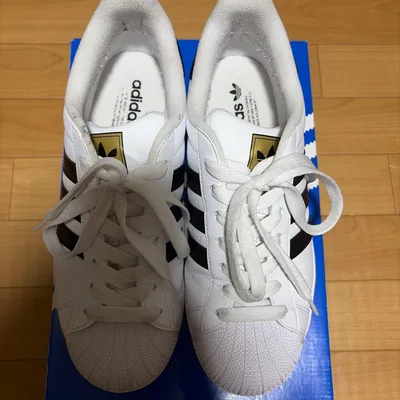 adidas Superstar สีขาว สีดำ