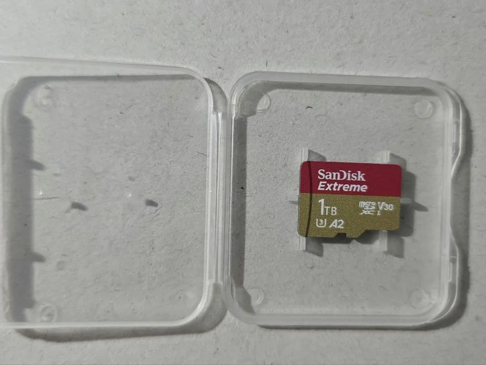 SanDisk Extreme 1TB microSDカード