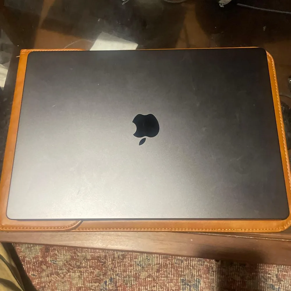 Apple 16インチ MacBook Pro スペースブラック 本体