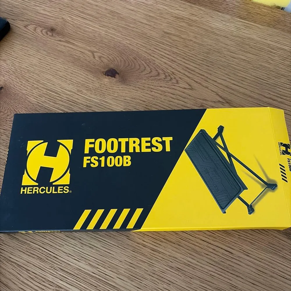 HERCULES FS100B ที่พักเท้ากีตาร์