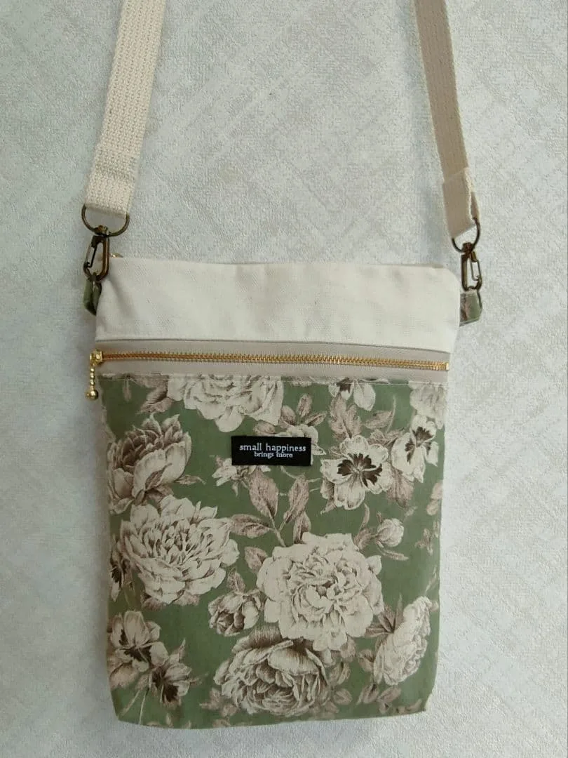 ボタニカル花柄 グリーン ポシェット ダブルファスナー ハンドメイド