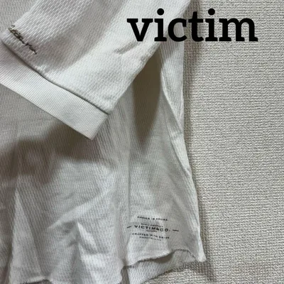 【victim】白 トップス